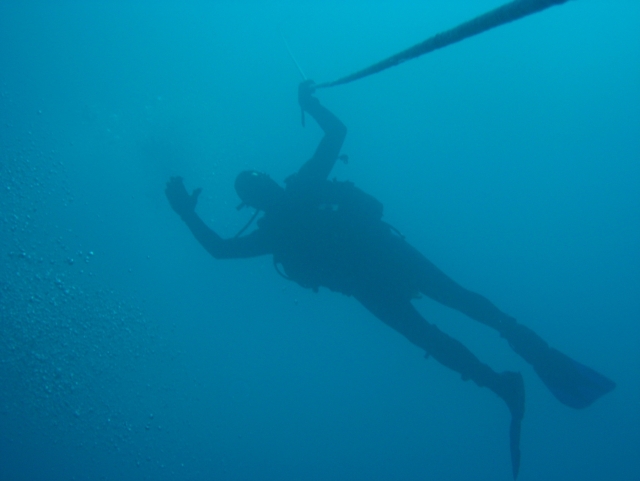  In free fall in the abyss 